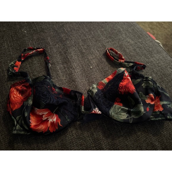 Valentino Other - Vintage Valentino Intimo Floral Lace Underwire Bra 34B – Red Black Rose Print